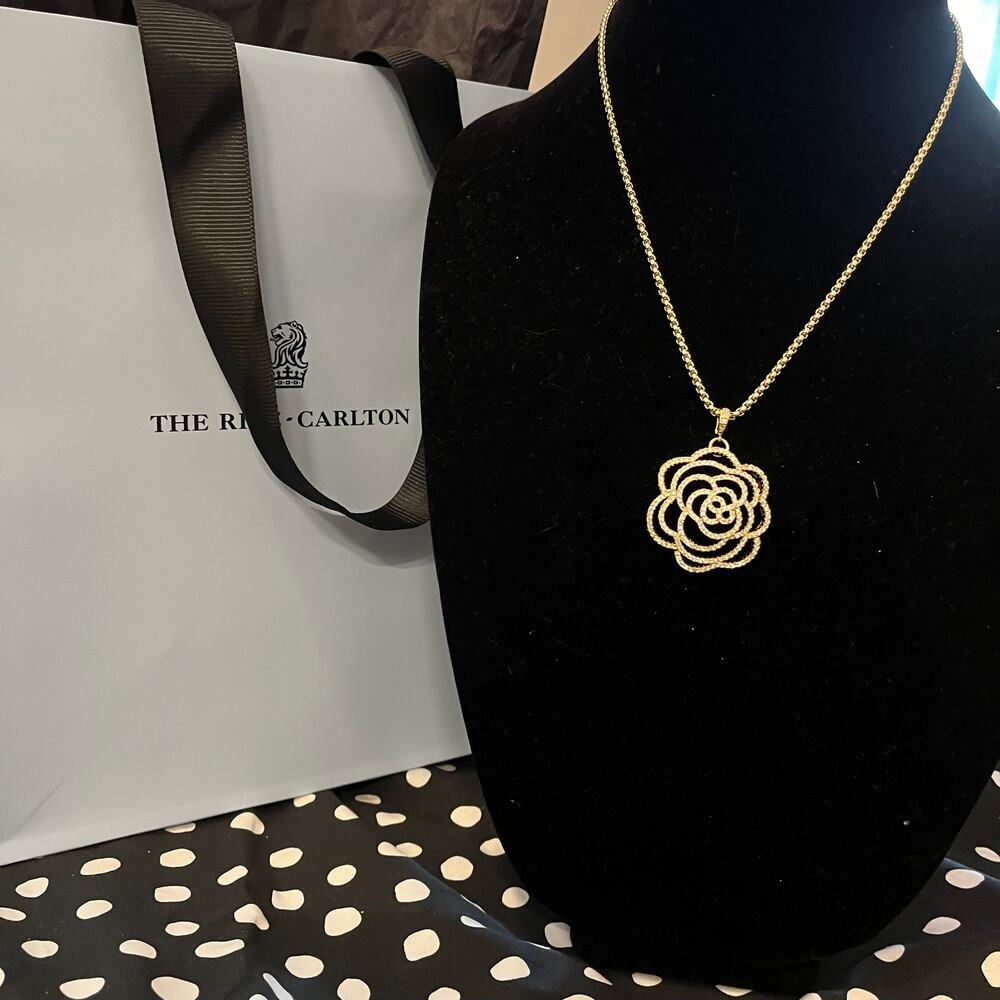 NEW Gold Camellia Flower Necklace